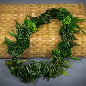 Ti Roses Lei
